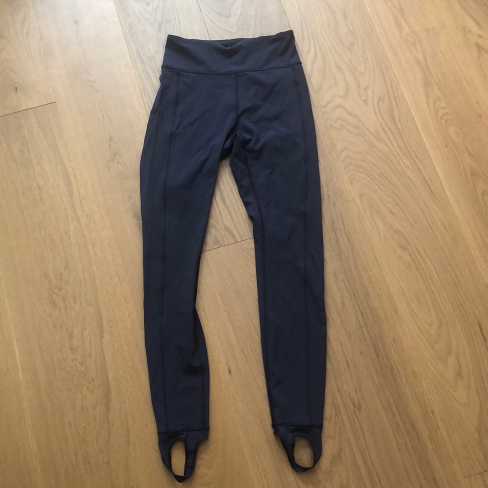 Lululemon leggings size 6, navy - perfect condition